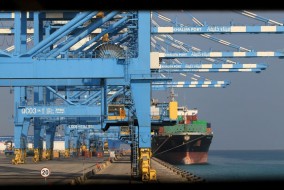 التجارة الخارجية غير النفطية لأبوظبي تتراجع 11% في يناير