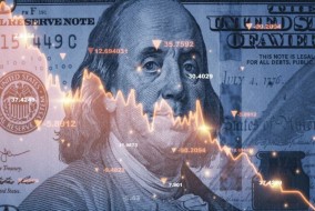 الدولار يتراجع وسط ترقب بيانات التضخم الأمريكية