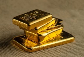 الذهب يتجه لتحقيق ثالث أسبوع على التوالي من المكاسب