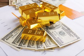 استقرار أسعار الذهب عند 2030 دولاراً
