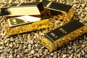 أسعار الذهب تشهد تقلبات محدودة