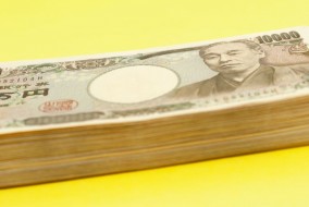 تراجع حاد للين بعد انهاء اليابان سياسة أسعار الفائدة السلبية