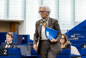 لاجارد تستقيل من رئاسة البنك المركزي الأوروبي