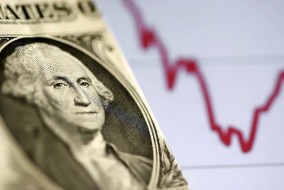 الدولار يتجه لتسجيل تراجع أسبوعي مع خفض رهانات رفع الفائدة