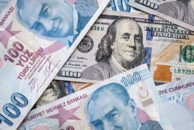 الليرة التركية تتراجع 36% أمام الدولار منذ بداية 2023