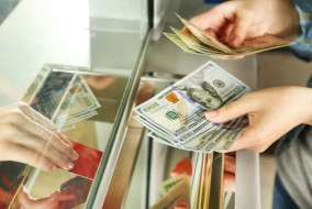 شركات الصيرفة في الإمارات تحصل على الموافقات لزيادة رسوم التحويلات