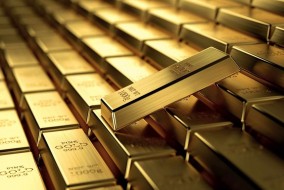 أسعار الذهب تتلقى دعماً من تراجع الدولار وعوائد سندات الخزانة
