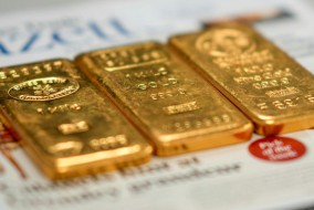 استقرار أسعار الذهب وسط ترقب تصريحات المركزي الأمريكي