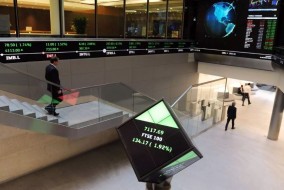 الأسهم الأوروبية تحقق مكاسب أسبوعية طفيفة بنسبة 0.4%