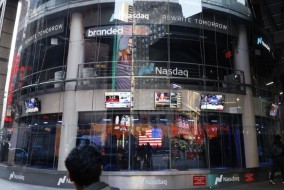 شركات التكنولوجيا الكبرى تهبط بمؤشر ناسداك