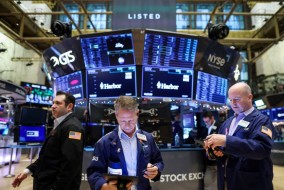 الأسهم الأمريكية والأوروبية تغلق على تراجع مع ارتفاع عوائد السندات وأسعار النفط