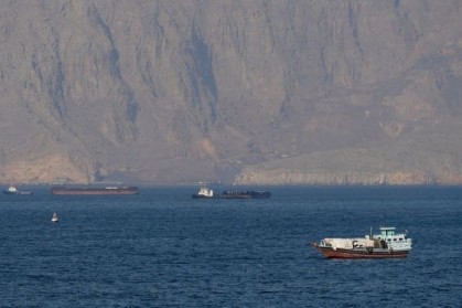 4 ناقلات نفط وغاز تتراجع عن عبور مضيق هرمز