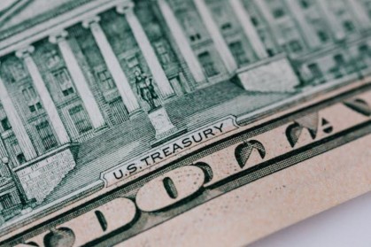 الأجانب يضخون 1.33 تريليون دولار في الأوراق المالية الأمريكية خلال 12 شهراً